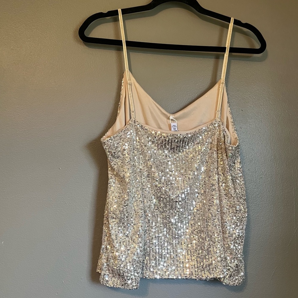 Steve Madden Silver Sequin Tank Top - Picture 9 of 9